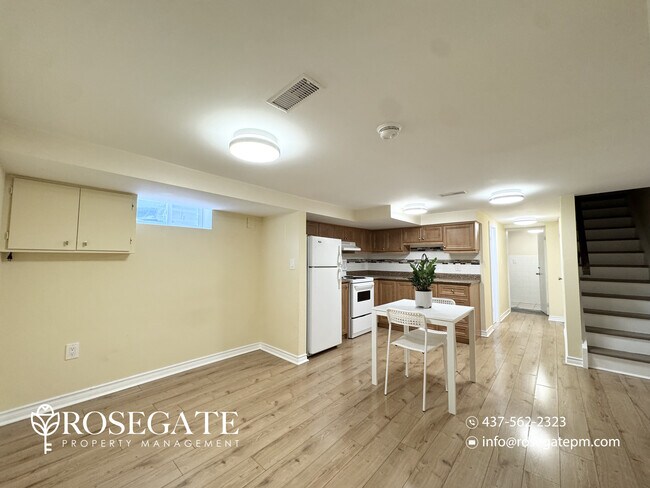 Photo - All-Inclusive Studio Basement Apartment with Internet – York Unité 2