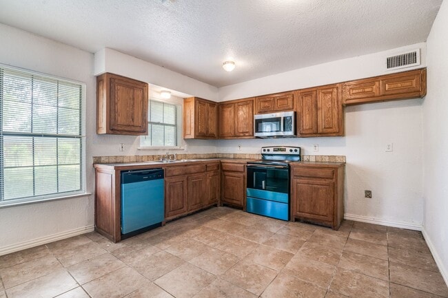 Photo - 818 Quinette Dr