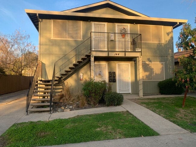 Photo - 144 Duranta St