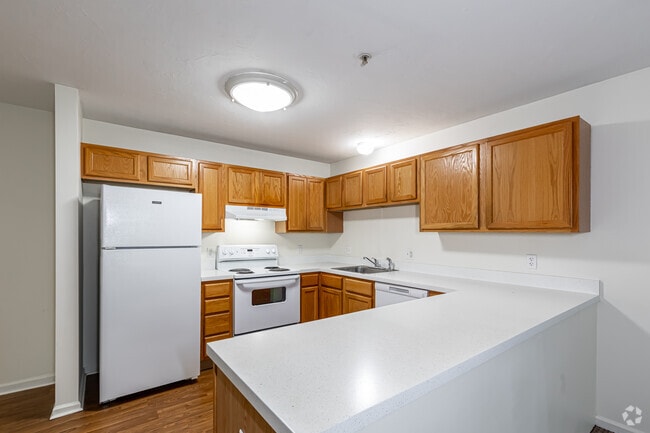3BR, 2BA - Kitchen - University Crossing Apartments