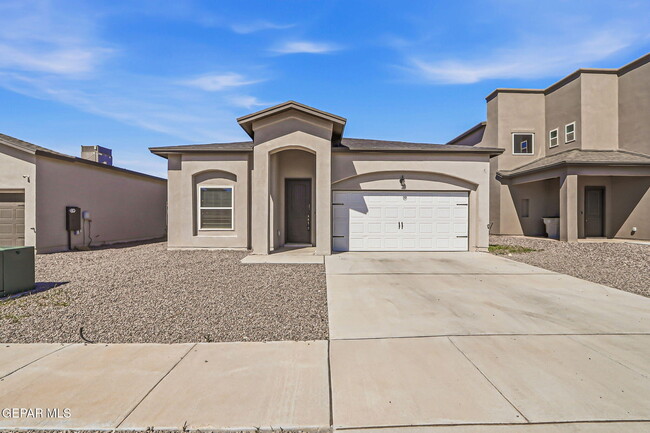 Building Photo - 941 Gulf Streams Ave