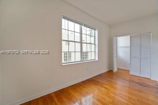 Photo - 1051 Meridian Ave Unit 1I