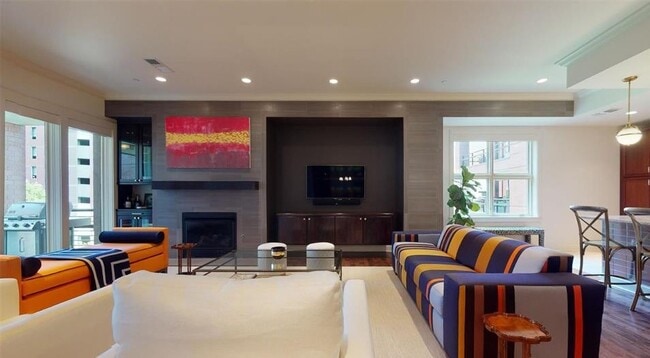 Photo - 155 Carondelet Plaza Unit 505