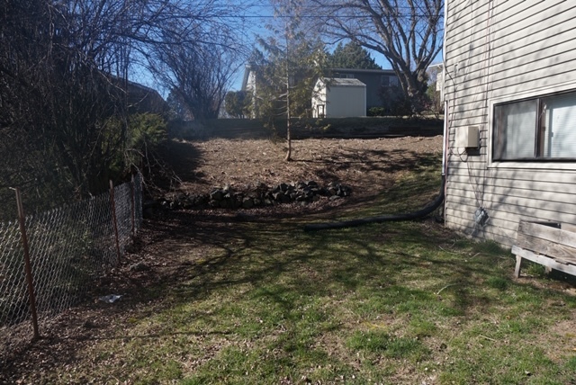 Outdoor yard space out front door - 1355 NW Deane St Townhome