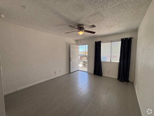 Building Photo - 15878 Edwin St Unit B Rental