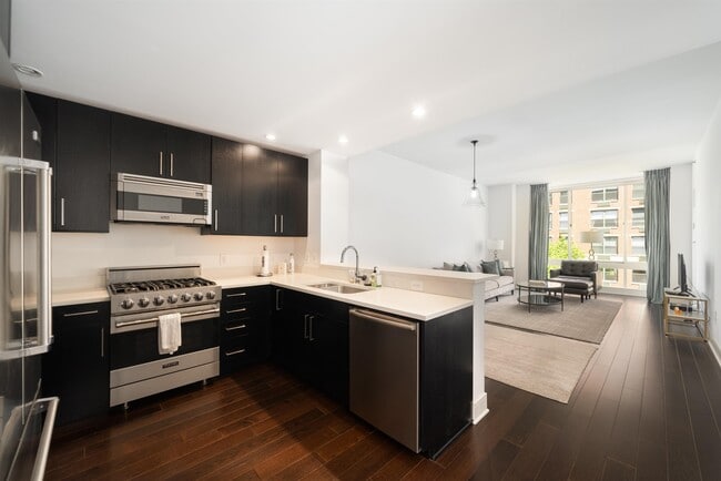 Photo - 1100 Maxwell Ln Unit 335