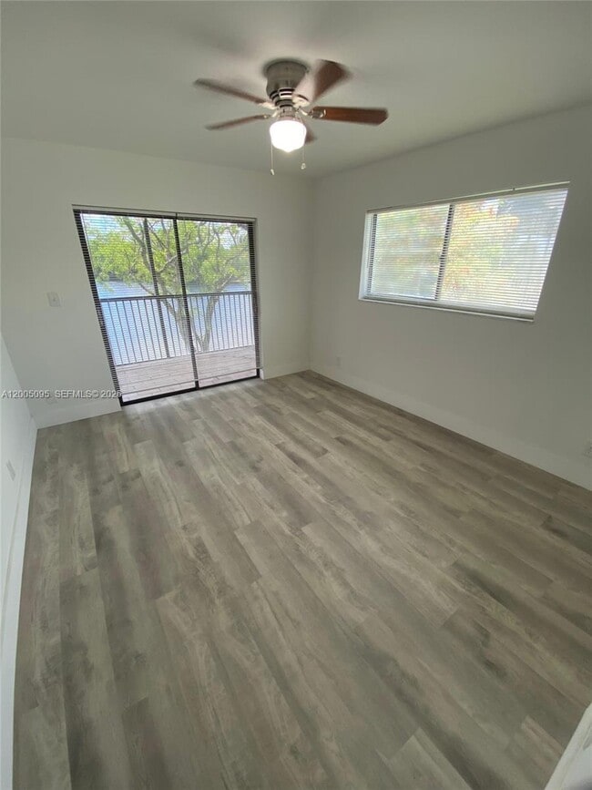 Building Photo - 9920 NW 68th Pl Unit 202