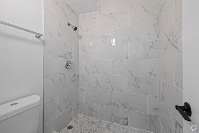 2 BR 2 BA 932 SQ FT - Bathroom