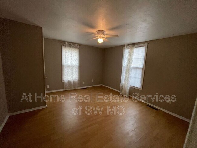 Photo - 618 W Harrison St