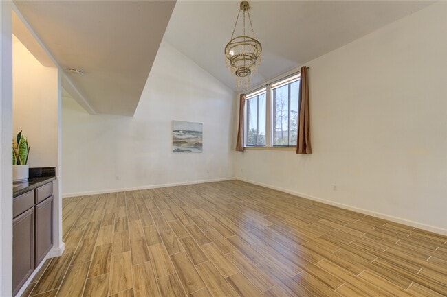 Photo - 4403 Willow Beach Dr
