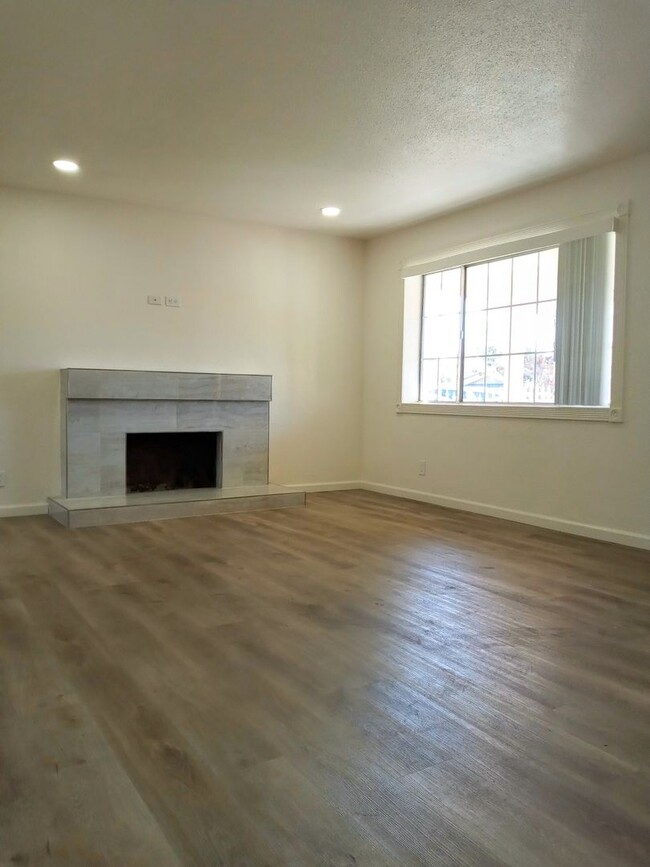 Photo - Recently Remodeled 3bd Single Story House Accepting Pets!