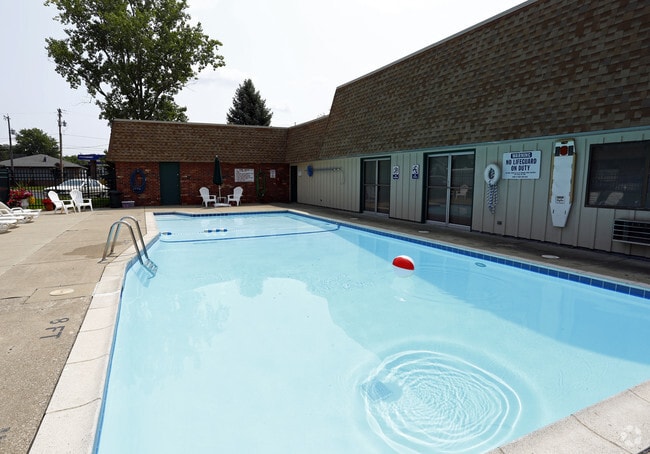 Hunt Club Apartments