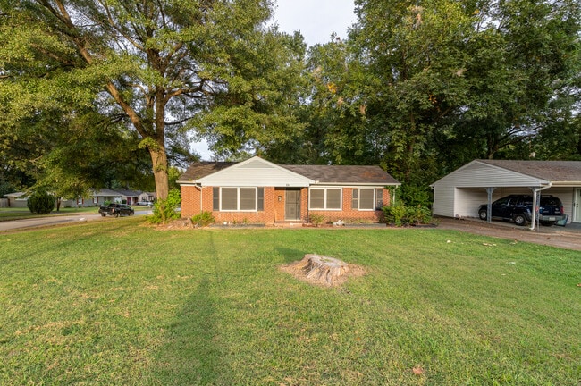 Building Photo - 430 N Graham St