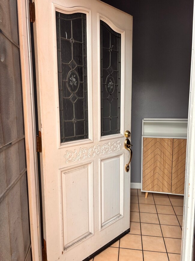 Photo - 3221 Helen St