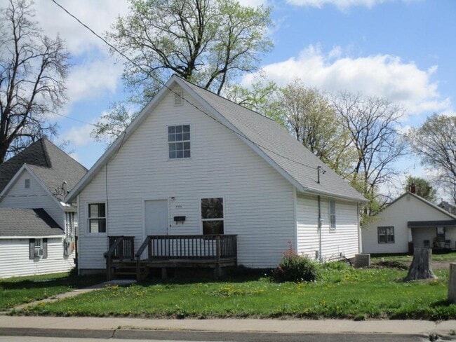 Photo - 711 S Osteopathy Ave House