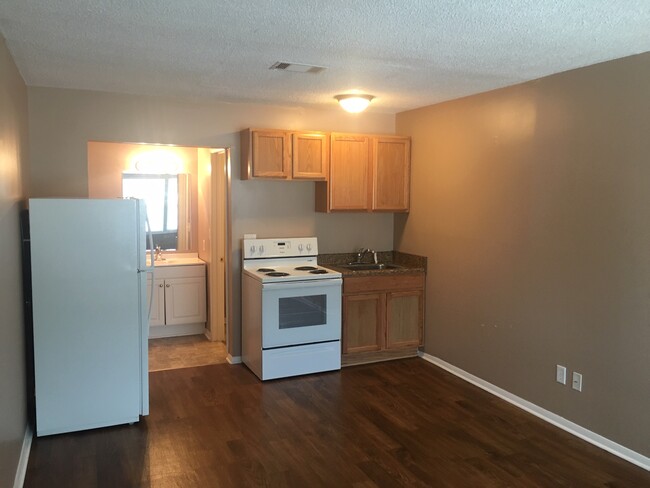 Photo - 139 39th St E Apartments