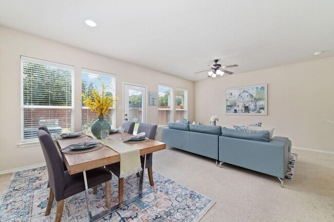 Photo - 14923 Tuttle Point Dr