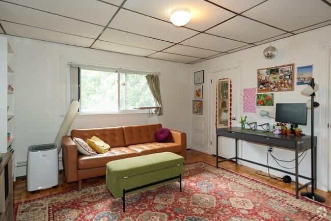 Building Photo - 16 Summit Ave Unit 2 Rental