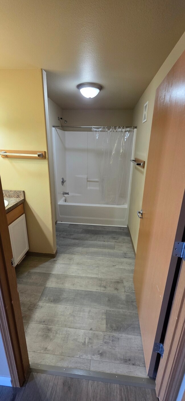 Photo - NE Timberlake Unit 115-105