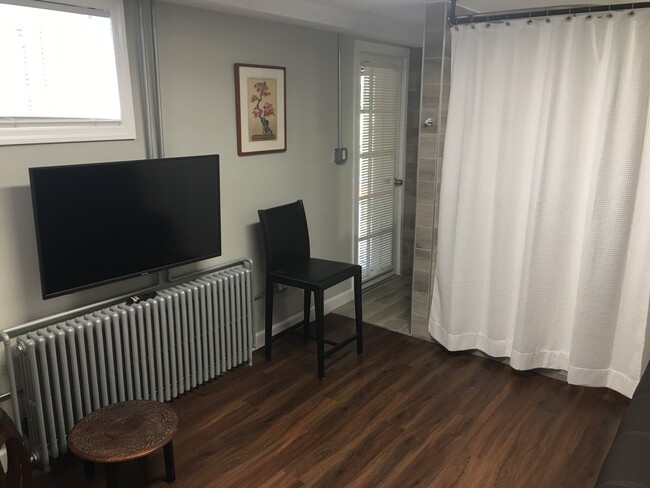 Photo - 415 9th St Unit Studio