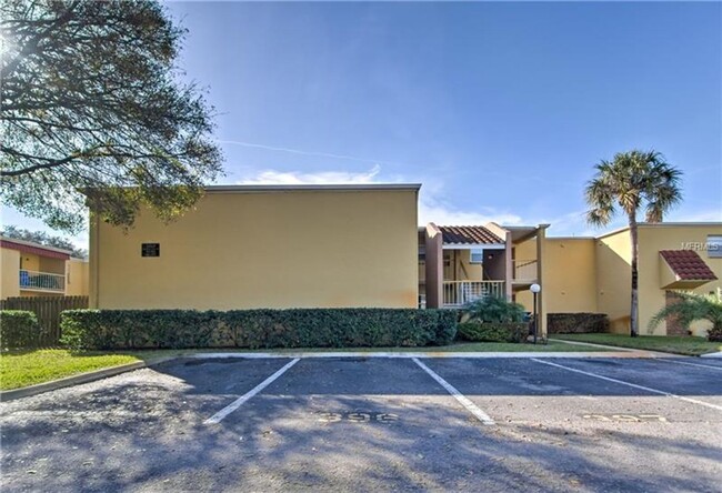 Very cute 1st floor condo with 2bedrooms a... - Very cute 1st floor condo with 2bedrooms a...