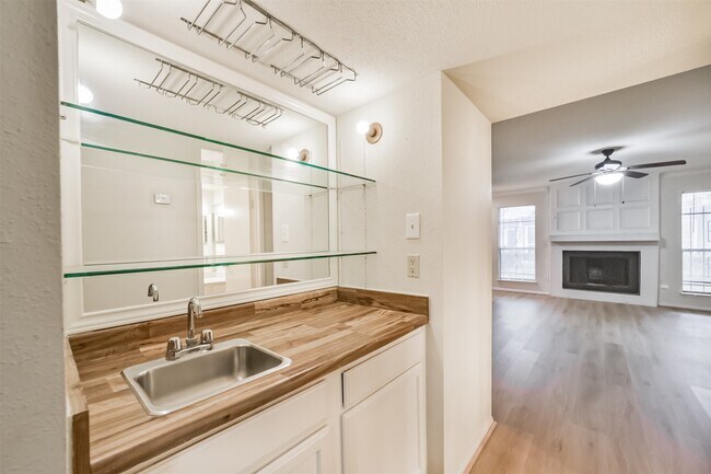 Photo - 5917 Fairdale Ln Unit 10