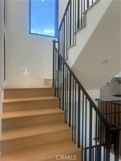 Photo - 612 Begonia Ave