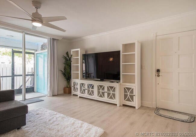 1174 NW 13th St Unit 132b