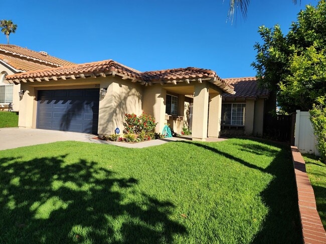 Photo - 2125 Tehachapi Dr