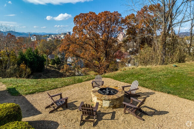 Brasero - Woodberry Apartments