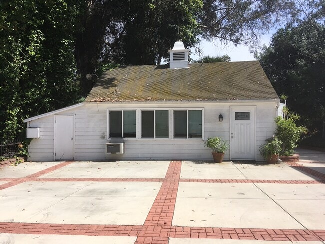 Building Photo - 10985 W Sunset Blvd Rental