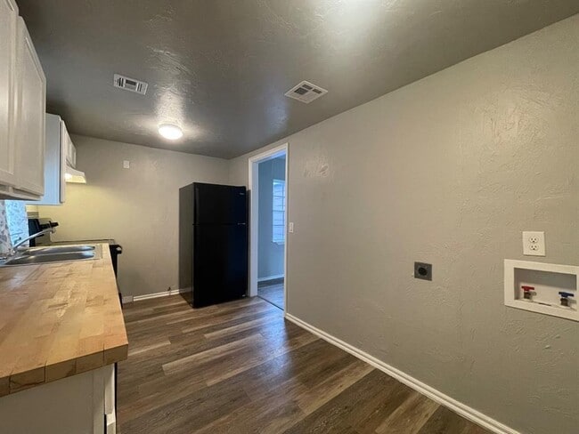 Photo - 824 NW 45th St