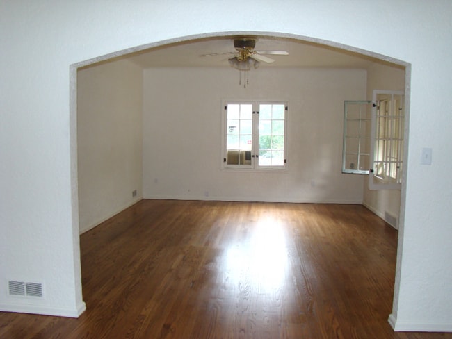 Photo - 645 S Whitcomb St