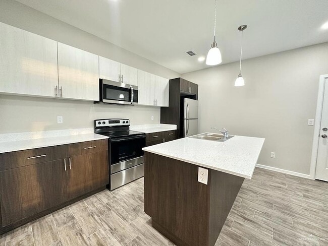 Photo - 1408 S Yankton St Unidad 3