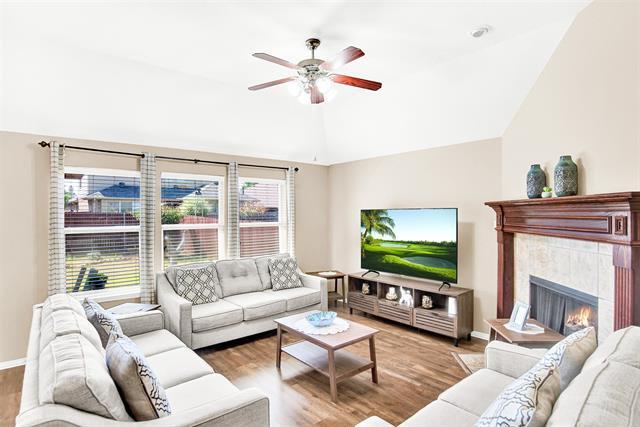 2744 Cascade Cove Dr