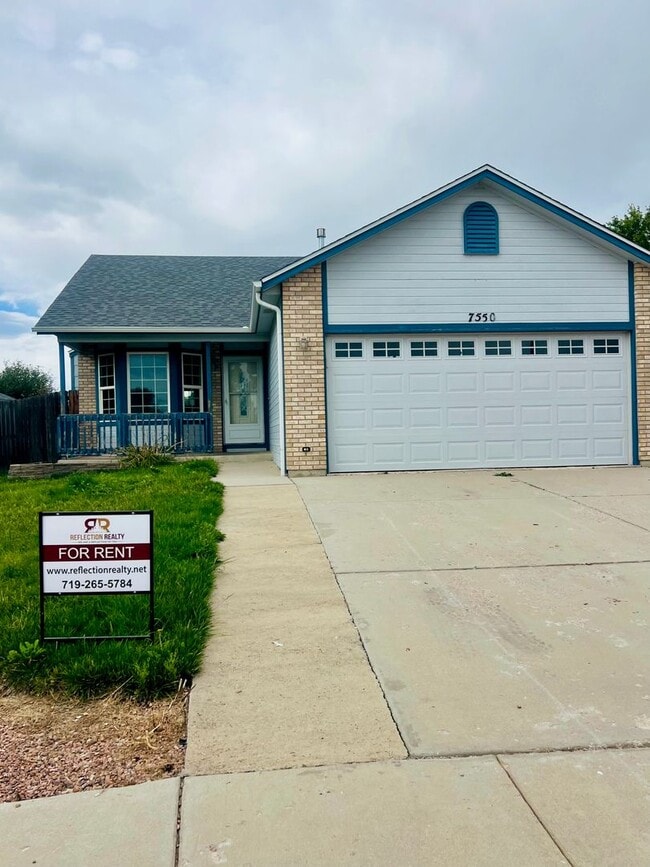 Building Photo - 4 Bedroom , 2 Bath, 2 Car New Carpet , Fre... Rental