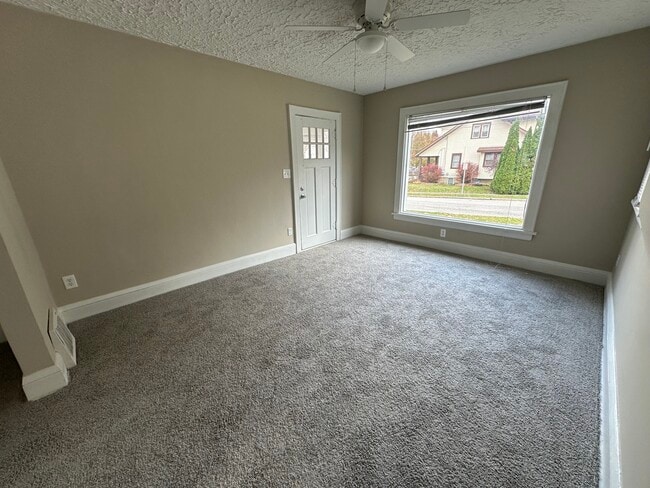 Photo - 2886 Norwood St