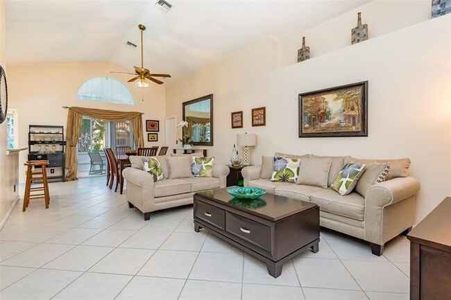 Photo - 140 Paddock Ln