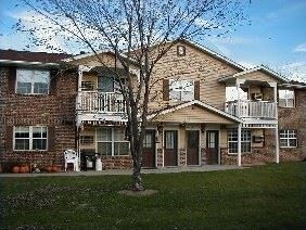 Photo - Colonial Court Apartments