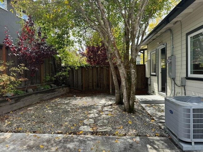 Photo - 1500 Solana Dr