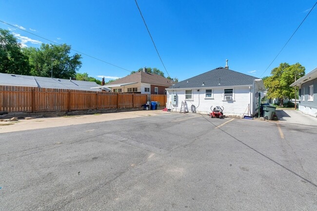 Building Photo - Eccles-Triplex Unit #2