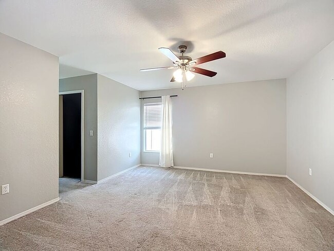 Photo - 1152 Bowline St