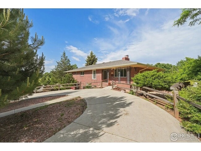 Building Photo - 2001 Evergreen Dr