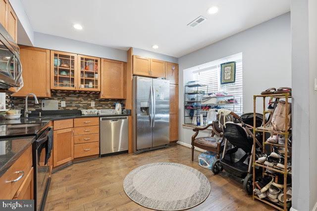 Photo - 87 Sudbury Square