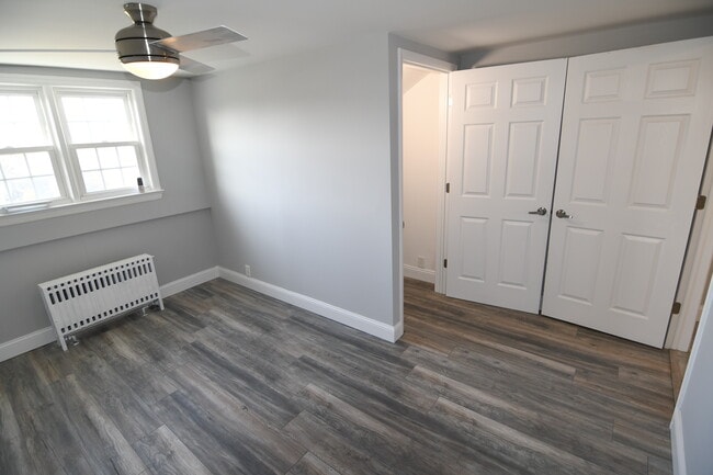 Building Photo - 309 Old York Rd Unit B Rental