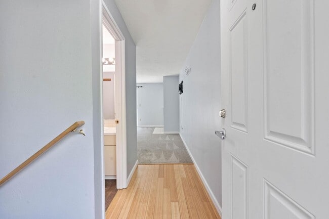 Photo - Beautiful, bright 2-bdrm/2.5-bath Lake Oswego condo. W/D, covered parking, pool, serene setting