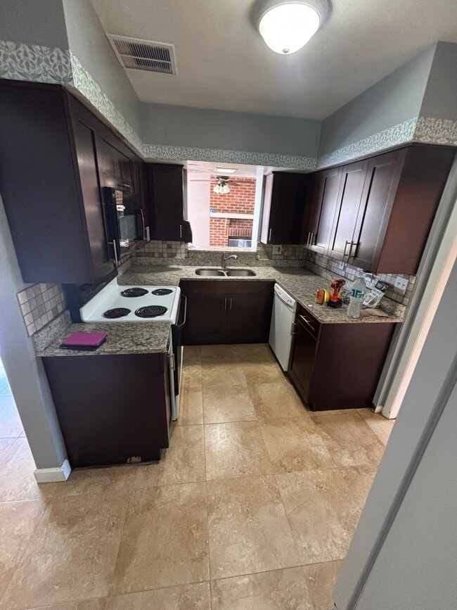 Photo - 6755 19th St N