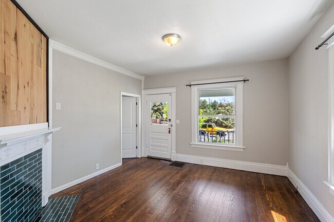 Photo - 1230 Glen Ave