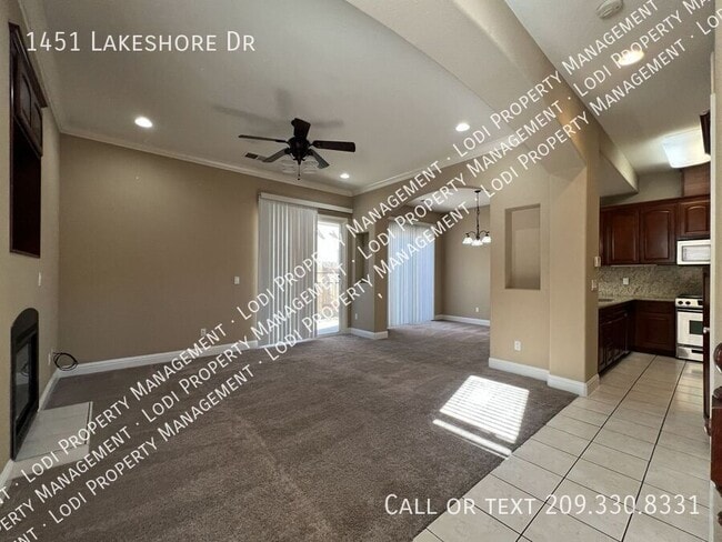 Photo - 1451 Lakeshore Dr