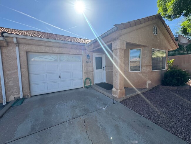 Fully Furnished Desert Dream Townhome! - Fully Furnished Desert Dream Townhome!